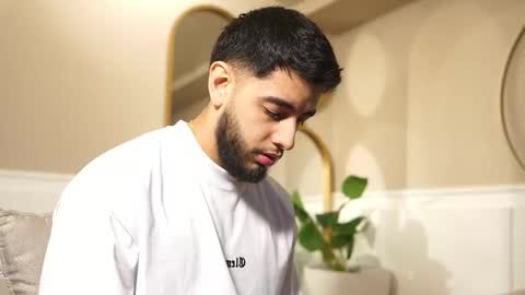 Snapshot of nick_vans chatting on 11.18.25 Jhohan online show from 11.18.25