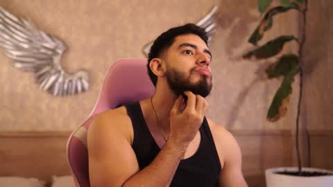 Snapshot of nick_vans chatting on 11.19.25 Jhohan online show from 11.19.25