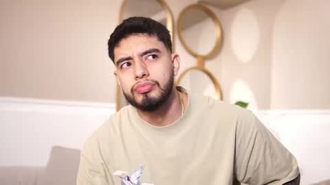 Snapshot of nick_vans chatting on 11.21.25 Jhohan online show from 11.21.25