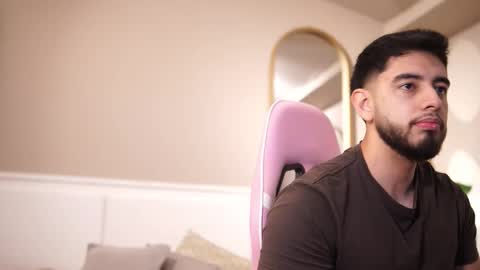 Snapshot of nick_vans chatting on 11.22.25 Jhohan online show from 11.22.25