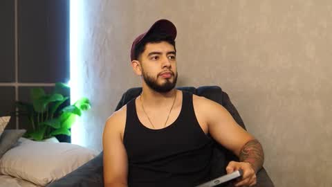 Snapshot of nick_vans chatting on 11.29.25 Jhohan online show from 11.29.25