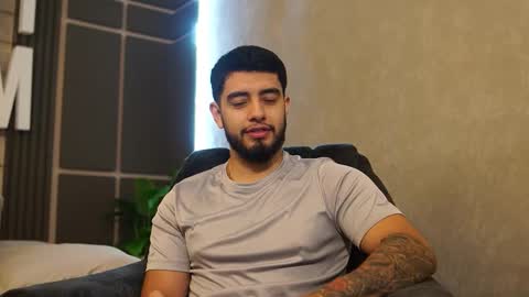 Snapshot of nick_vans chatting on 12.03.25 Jhohan online show from 12.03.25