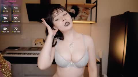 Snapshot of nickari_x chatting on 02.13.26 nickari_x online show from 02.13.26