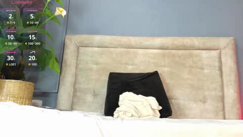 Snapshot of nicki__snow chatting on 02.18.26 Your baby Nicol online show from 02.18.26