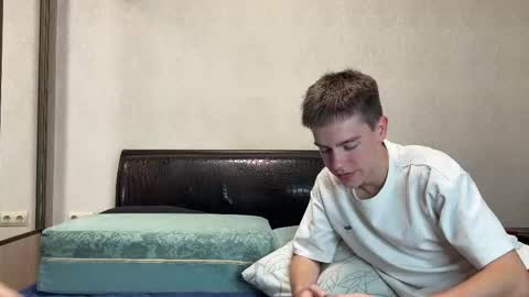 Snapshot of nickoxide chatting on 09.17.25 nickoxide online show from 09.17.25