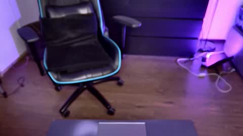 Snapshot of nicktazy chatting on 10.07.25 Nico online show from 10.07.25