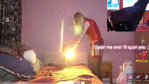 Snapshot of nicktu52 chatting on 12.19.25 nicktuuk online show from 12.19.25