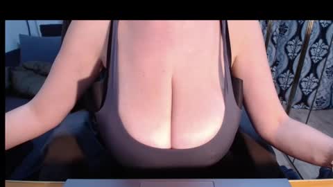 Snapshot of nicky_38hhugetits chatting on 02.07.26 Nicky online show from 02.07.26