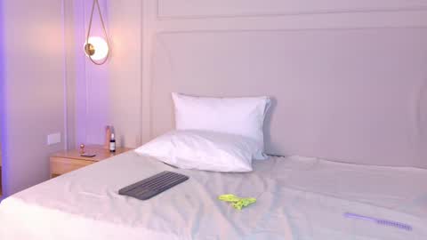 Snapshot of nicky_belmonth chatting on 12.27.24 nicky_belmonth online show from 12.27.24