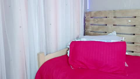 Snapshot of nicky_oli chatting on 02.16.25 nicky_oli online show from 02.16.25