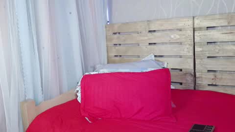 Snapshot of nicky_oli chatting on 02.18.25 nicky_oli online show from 02.18.25