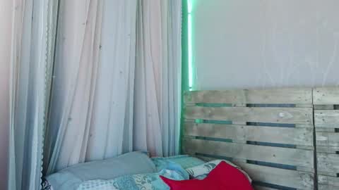 Snapshot of nicky_oli chatting on 02.23.25 nicky_oli online show from 02.23.25