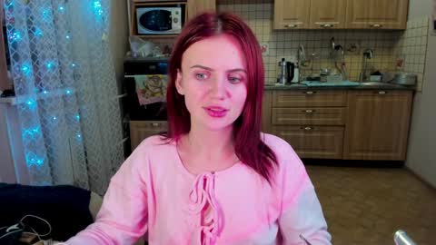 Snapshot of nicky_weekends chatting on 12.22.24 Nicky Weekends online show from 12.22.24