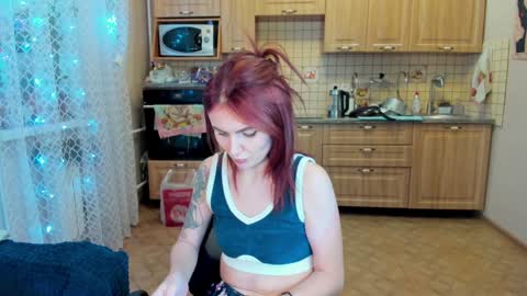 Snapshot of nicky_weekends chatting on 12.24.24 Nicky Weekends online show from 12.24.24