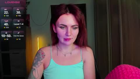 Snapshot of nicky_weekends chatting on 09.20.25 Nicky Weekends online show from 09.20.25