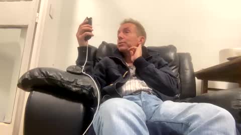 Snapshot of nico181969 chatting on 02.15.25 Nico online show from 02.15.25