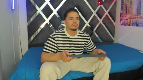 nico_blaze7 online show from 11.18.25