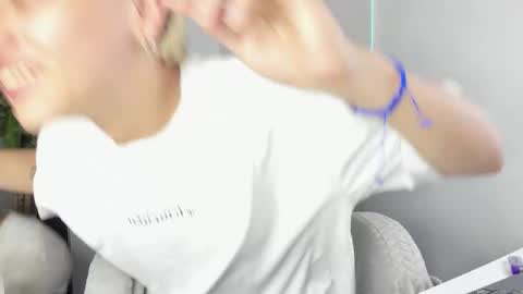 Nico  online show from 09.19.25