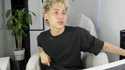 Nico  online show from 09.23.25