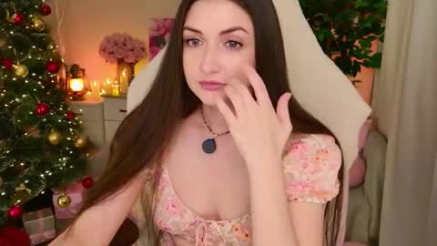 Nicole Online at about after 1000  6  UK time or 900  - 500  UK time it approximate time interval online show from 01.18.26