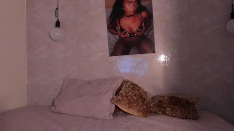 Nicol Villa online show from 01.28.25