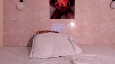 Nicol Villa online show from 02.20.25