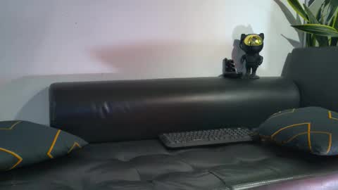 Nicolas online show from 11.18.25