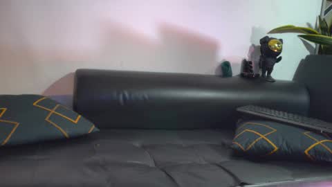 Nicolas online show from 12.17.25