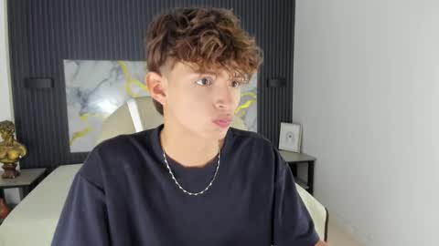 Snapshot of nicolasferrer18 chatting on 11.23.25 nicolasferrer18 online show from 11.23.25