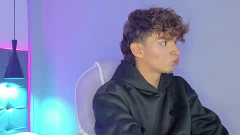 Snapshot of nicolasferrer18 chatting on 12.03.25 nicolasferrer18 online show from 12.03.25