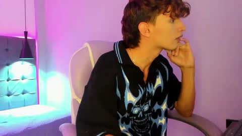 Snapshot of nicolasferrer18 chatting on 12.14.25 nicolasferrer18 online show from 12.14.25