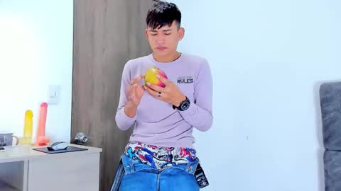 nicolastorres__ online show from 11.10.25