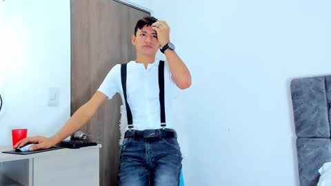 nicolastorres__ online show from 11.17.25