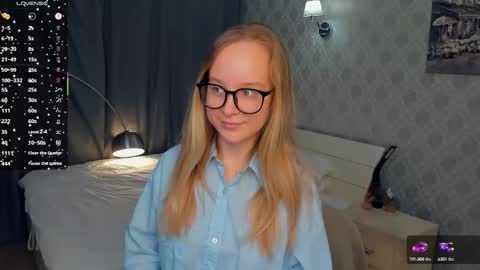 Nicoletta online show from 10.15.25