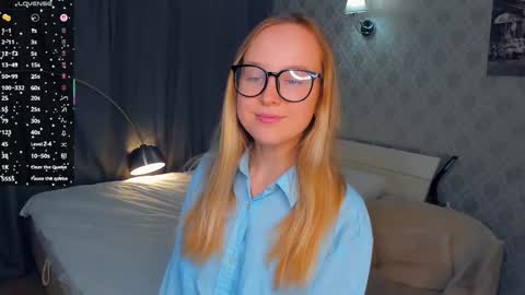 Nicoletta online show from 10.19.25