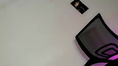 Snapshot of nicole_amore chatting on 04.11.26 ITS ME NICOLE online show from 04.11.26