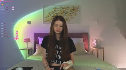 Nicole online show from 10.21.25