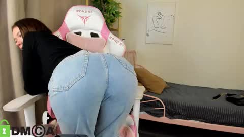 GMT7TueWedThSu 0300am-0900am. Sa 1000am-0400pm online show from 10.26.25