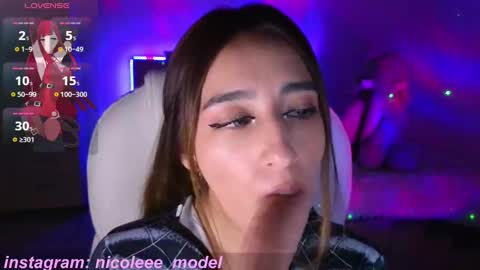 Snapshot of nicole_edwards chatting on 10.01.25 Nicole online show from 10.01.25