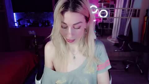 Nicole online show from 12.13.25