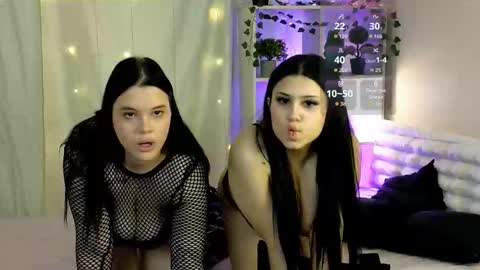 My name is Nicole. I m completely new here online show from 09.25.25