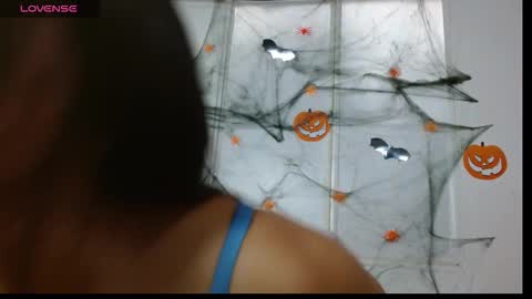 Snapshot of nicole_roman chatting on 10.23.25 nicole roman online show from 10.23.25