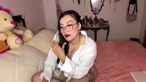 Snapshot of nicole_wc chatting on 10.24.25 Nicole online show from 10.24.25