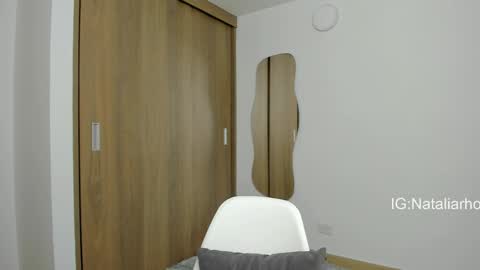 Snapshot of nicole_whitee chatting on 02.11.25 N A T A L I A online show from 02.11.25