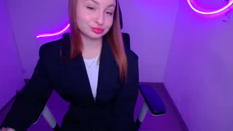 Nicole online show from 09.17.25