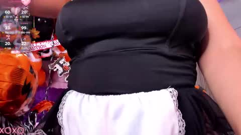 nicolee19_ online show from 10.24.25