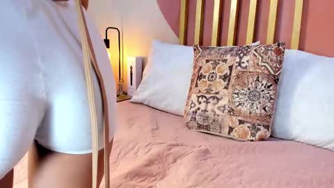 N i c o l e  online show from 11.26.25