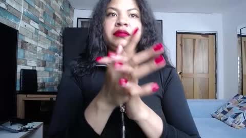 Nicole online show from 10.25.25