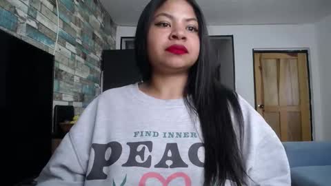 Snapshot of nicoleebon chatting on 10.31.25 Nicole online show from 10.31.25