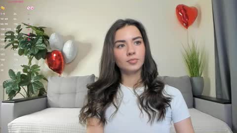 Snapshot of nicoleluuv chatting on 03.09.25 Dua Lipa online show from 03.09.25